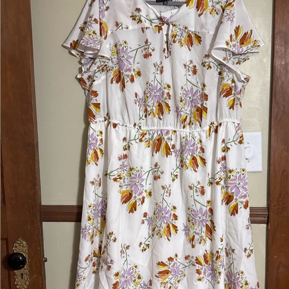 Ryan Wythe Dresses & Skirts - Elegant Floral Midi Dress - White with Yellow and Purple Ryan Wythe